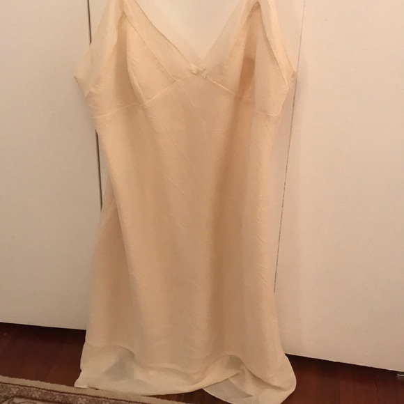 Victoria's Secret Other - 3/$20 🌼 Yellow Victoria’s Secret Slip